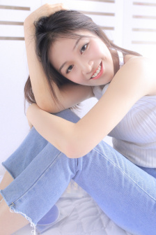 女邻居的大乳HD